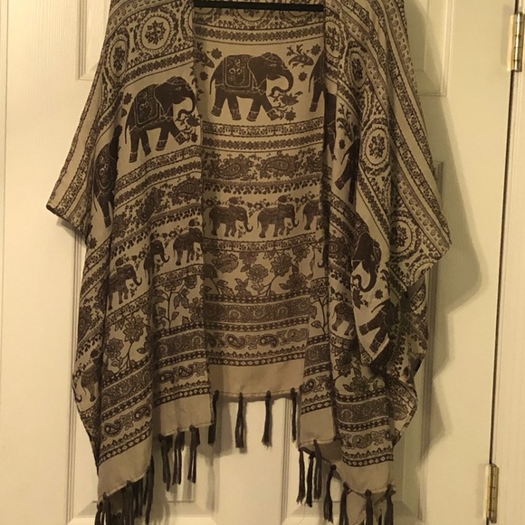 Bohemian lightweight coverup - Picture 3 of 5